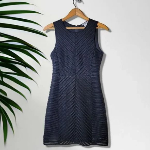 H&M sleeveless eyelet dress - Size 4 - Picture 1 of 3
